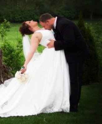 Post a Picture of a wedding photo you have found that you like and want to mock on your big day!