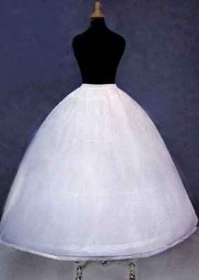 BRIDES W/ BALLGOWN STYLE DRESS