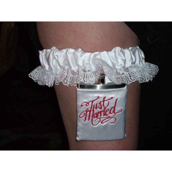 How do I make a flask garter