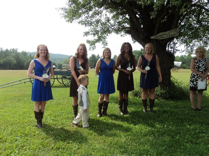 Im married!!! *Pics* - update on pg 4!