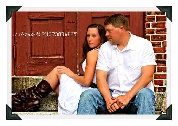 We got a preview of our engagement *pics* tonight!!!!