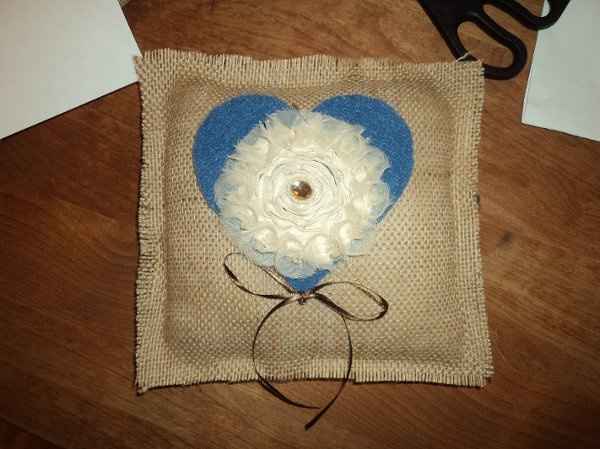 DIY ring pillow... *Update w/ Pic*