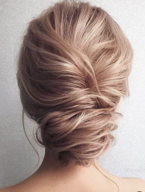 Need hair ideas please! Pics would be awesome♥️ 7