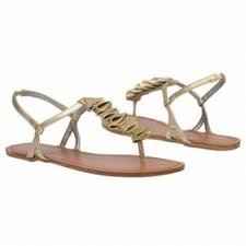 Cute flats anyone??? I am 5'7 and FH is 5'9