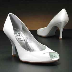 Let's See Those Wedding Day Shoes *PICS*