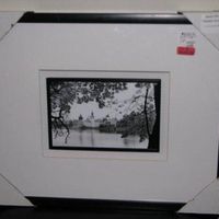 Has anyone seen or used the Guest Sign in Picture frame?