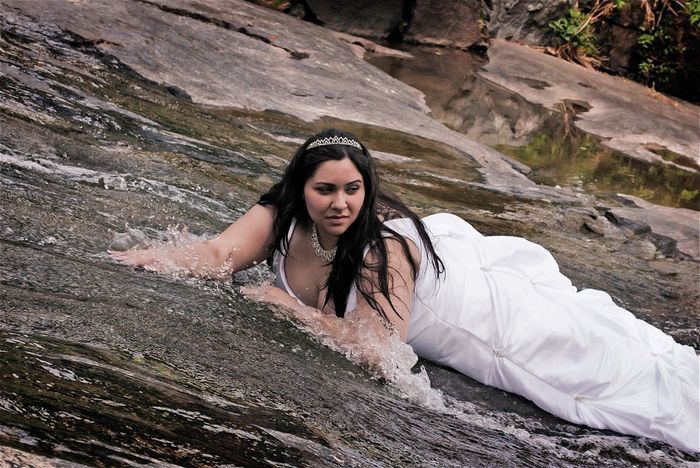 My TRASH THE DRESS session photos are in!! *pics*
