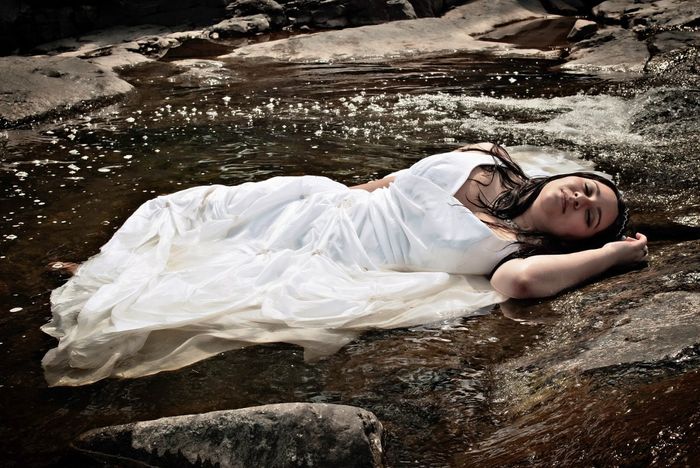 My TRASH THE DRESS session photos are in!! *pics*