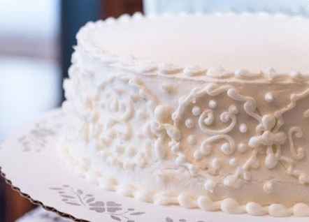 Regina Bakery - Cincinnati Ohio - Monogram Cake 