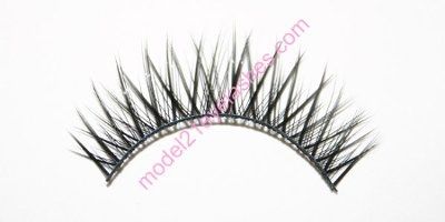 SWR: False eyelashes