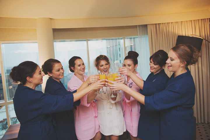 Fun/unique Bridal party Pics