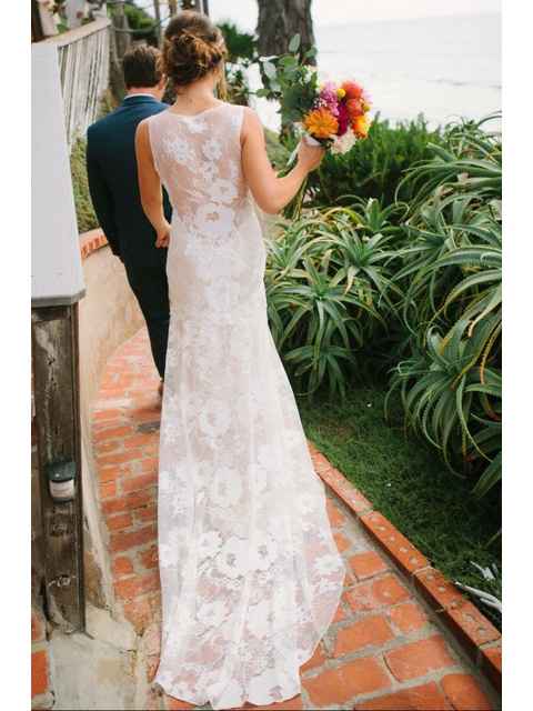 Will this clash? Hair and flowers.. 2