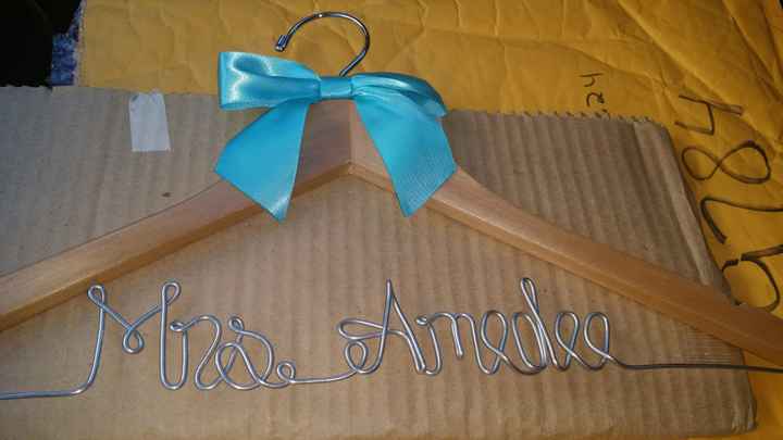 Wedding dress hanger!! (pic)