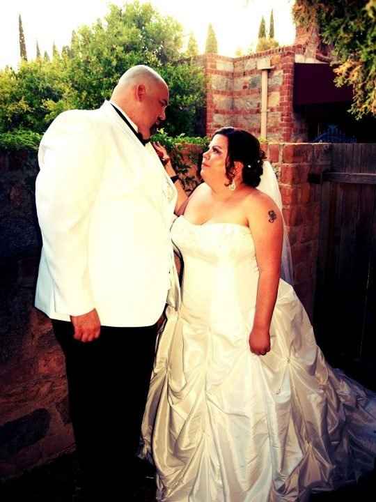 Plus sized brides - show off your dress!