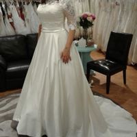 Long sleeve wedding dress love!