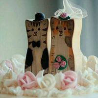 Anyone else having a kitty themed wedding?