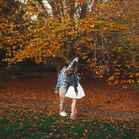 I HAVE TO share a couple of these adorb engagement pics :)