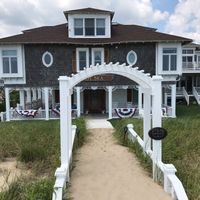 Stuck between 2 amazing venues! - 1