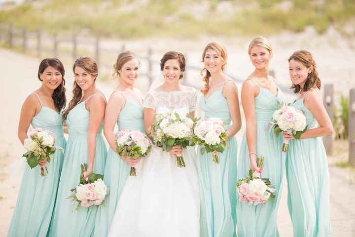 Show me ya dress! Bridesmaids dress that is.