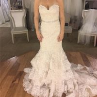 Having trouble accessorizing dress...did anyone do a belt AND a headpiece? Pics?