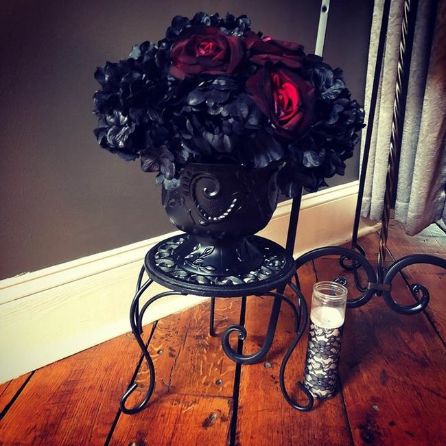 Your #1 Wedding Color: White, Black, or Both - 3