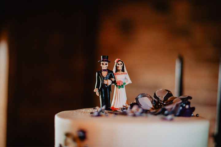 Cake topper - 1