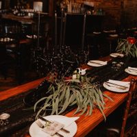 Subtle or statement centerpieces? - 1