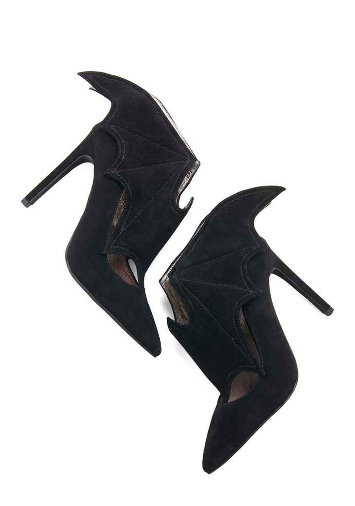 For those with Batman/Superhero/Halloween themed weddings...