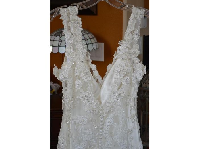 Share your non strapless dress please :)