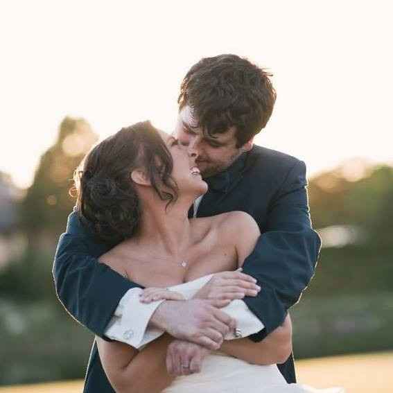 Married ladies; Share your FAVORITE wedding photo!