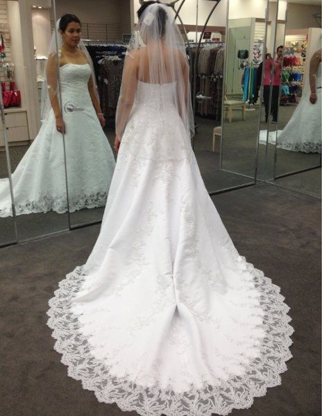Help me...Wedding dress pics!!
