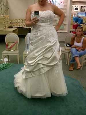 *EDIT* I found MY DRESS!!! *pics*