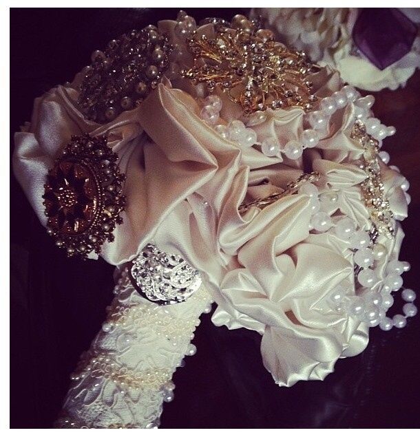 Bridal Brooch Bouquet