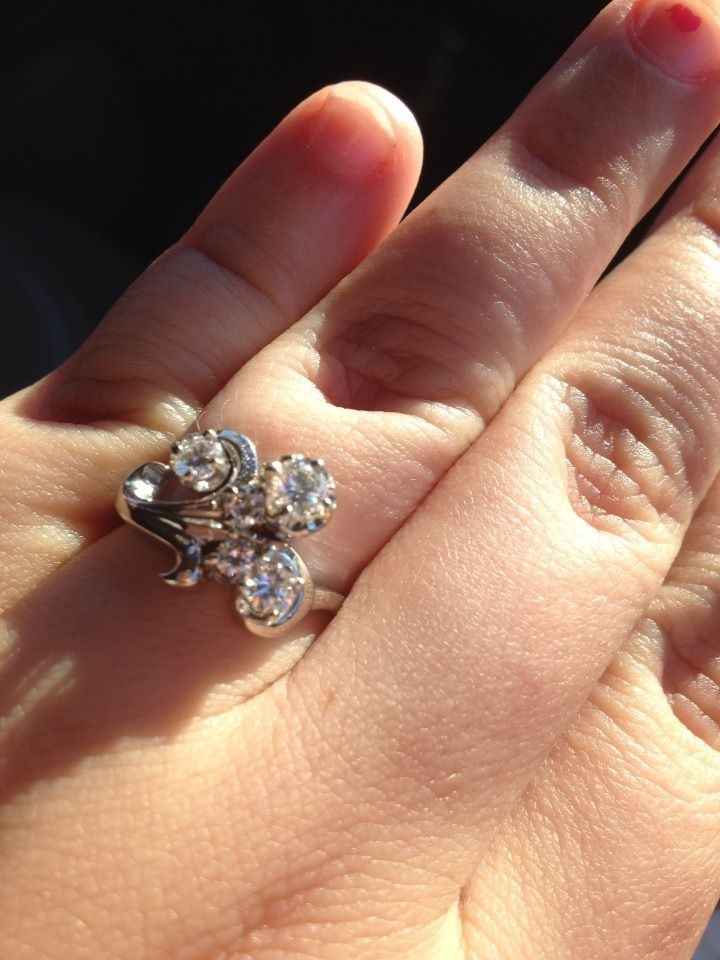 Show me yours!   I can't believe it but when I look at my wedding ring set, pic