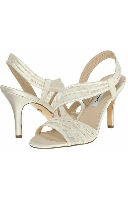 Anybody wearing mid sized heels??