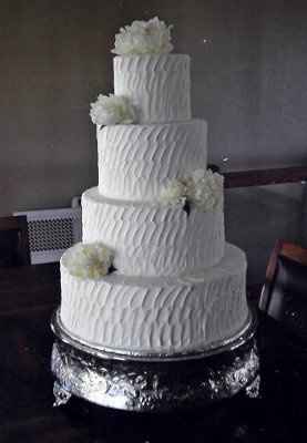 Wedding cake for immediate family only?