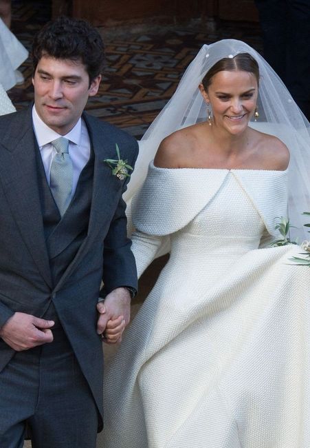 Securing a drop veil with no tiara/visible pins 3