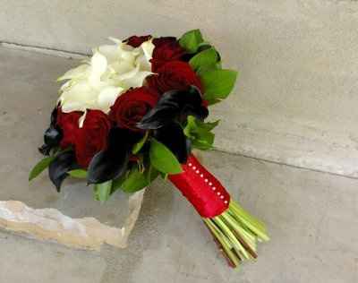 Second guessing my bouquet..any opinions?