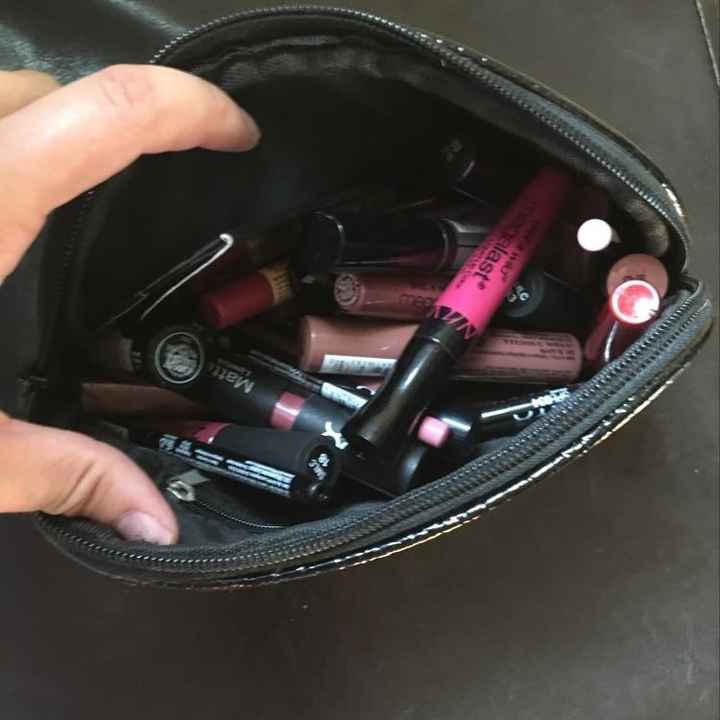 MAKE UP BITCHES