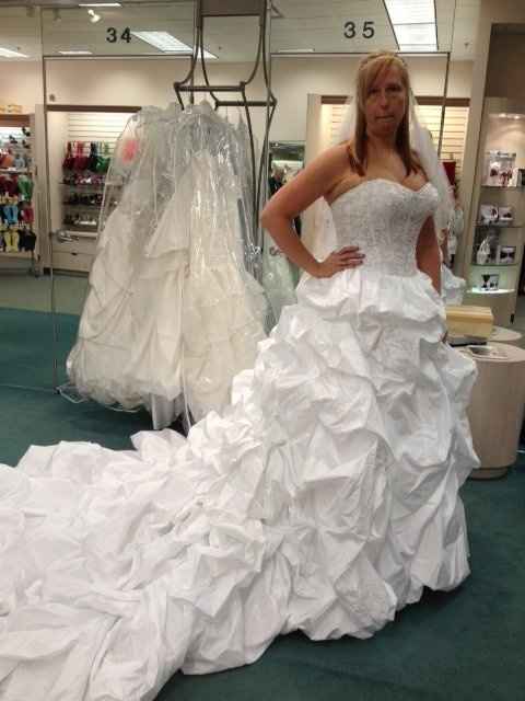 Show us your wedding dress