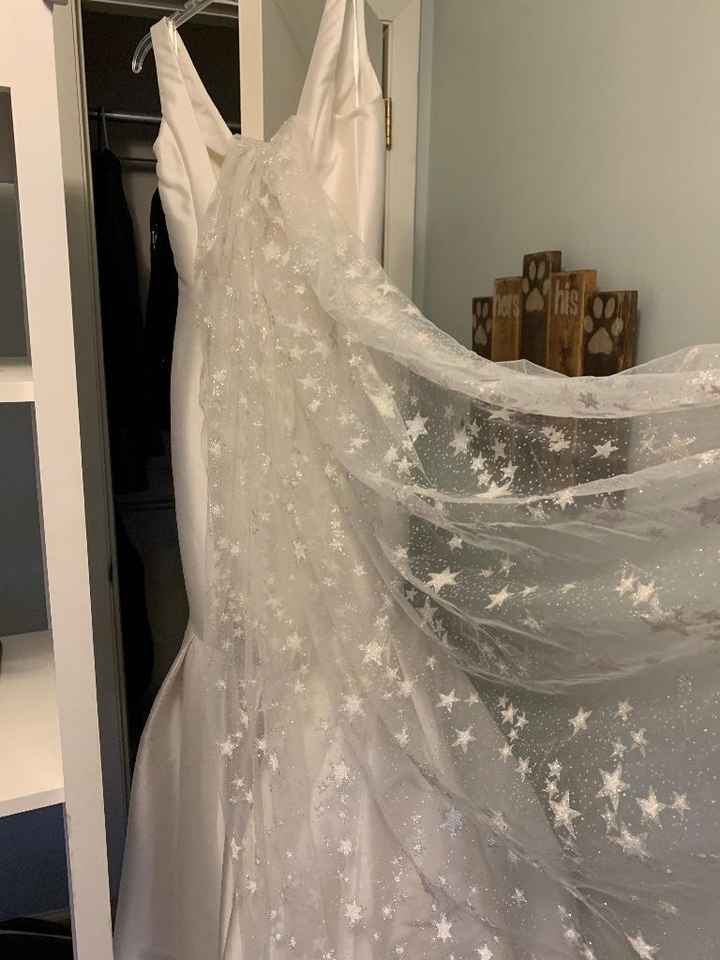 Bought my dress on stillwhite, exactly what i hoped for! 2