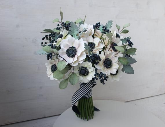 Flower colors for winter wedding 4