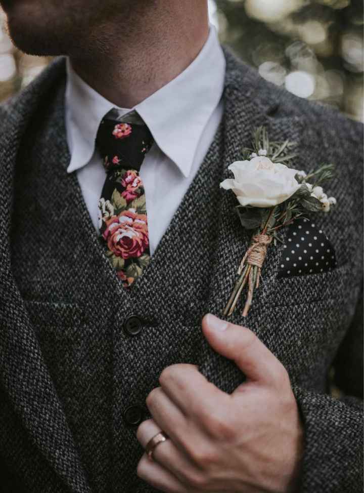 Black shirt and dark grey suit for groomsmen - 1