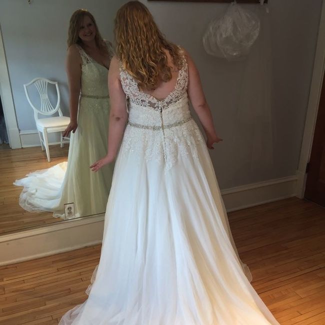 I wanna see your wedding dress!