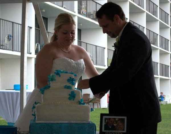 Married!!!!!  Pro teaser pics!