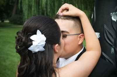 Finally pictures of Mr. & Mrs. Monarrez