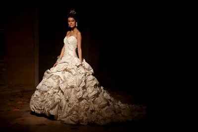 If you had an unlimited budget, What is your dream wedding dress ?