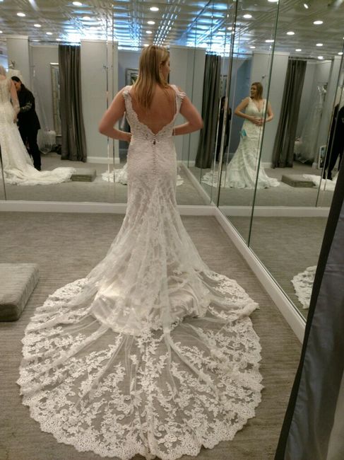 Does your wedding dress have a train? - 1
