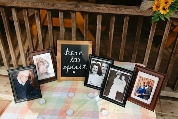 Memorial table at the wedding 6