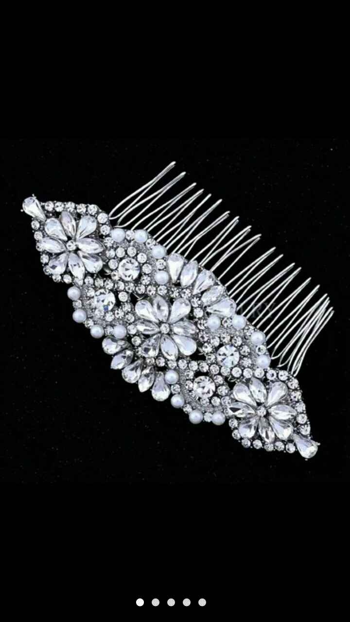 Calling all with half up/half down hairstyles...